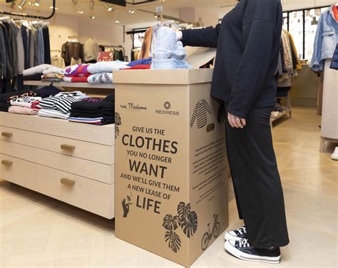 we collect clothes.